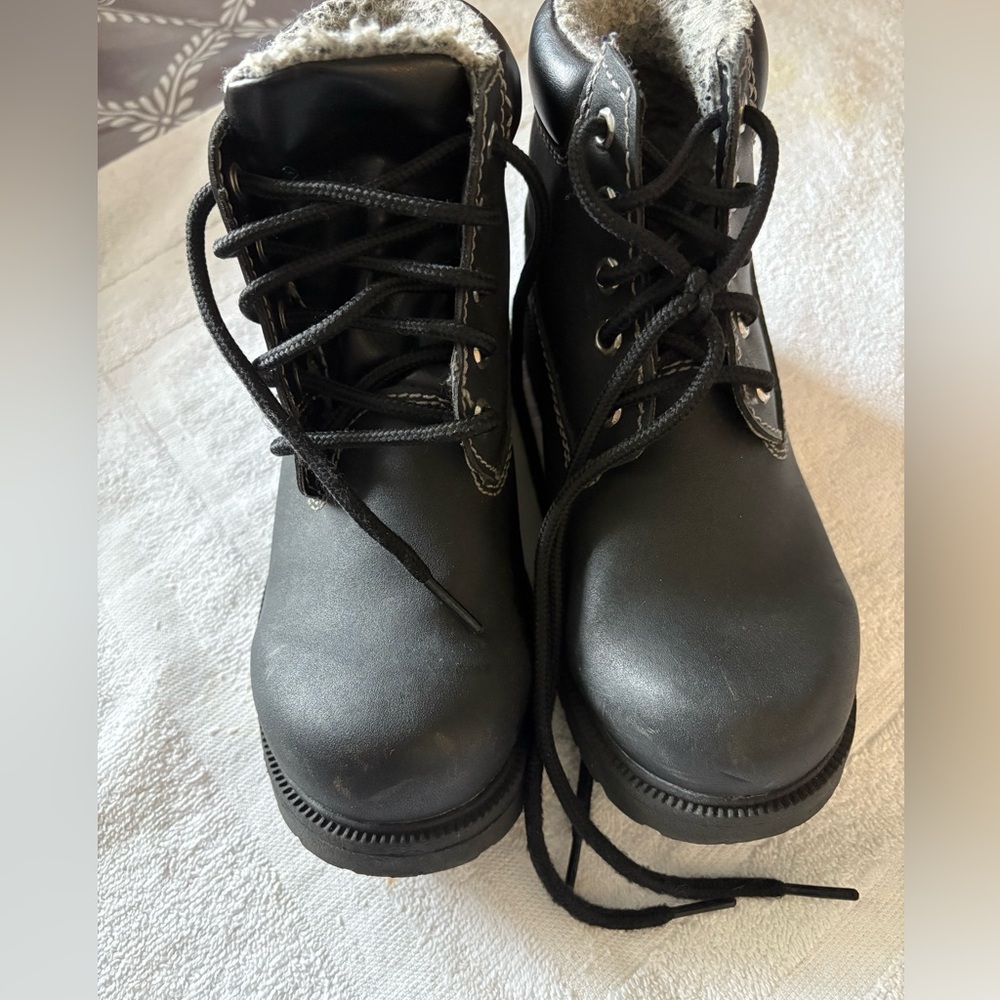 Boys Black Smart fit Lace-Up Boots size 3